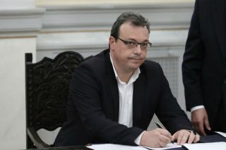 Σε έναν χώρο που γνωρίζει καλά