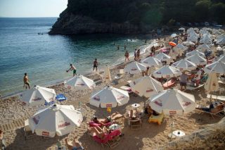 Τα απομεινάρια… μιας τουριστικής σεζόν