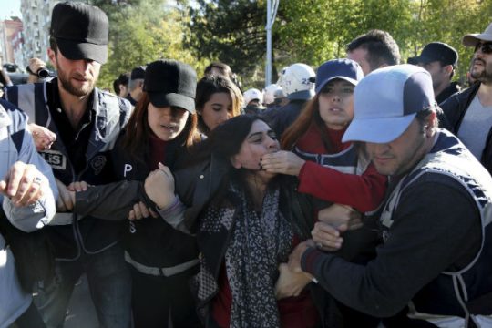 Απτόητος ο Ερντογάν, «ανήσυχη» η Ευρώπη
