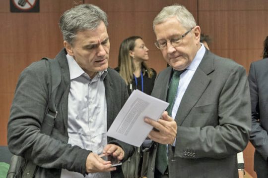 Εύσημα και πιέσεις στην Ελλάδα