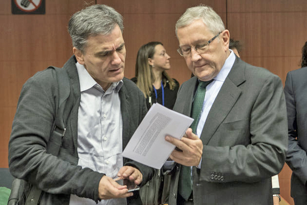 Εύσημα και πιέσεις στην Ελλάδα