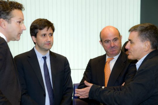 Με γραμμή άμυνας στο Eurogroup ο Τσακαλώτος
