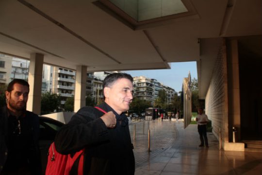 Μεταξύ δανειστών και… ΔΝΤ