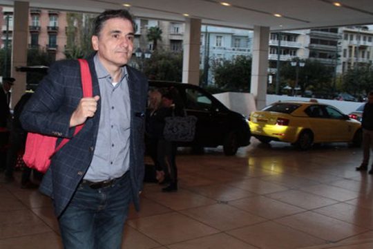 Παράθυρο για μαζικό «κούρεμα» φορολογικών χρεών