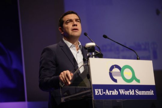 Στροφή στην πραγματική οικονομία θέλει ο Αλ. Τσίπρας