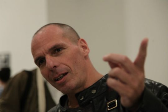 Βαρουφάκης: Άνευ σημασίας το ταξίδι Ομπάμα
