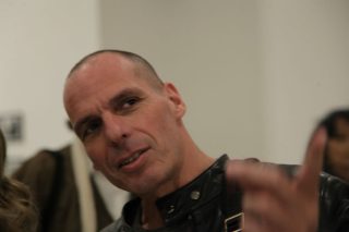 Ποιος μπορεί να απαντήσει στον Γιάνη Βαρουφάκη;