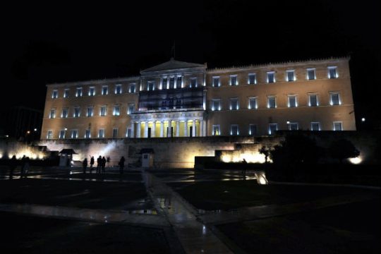 Η Βουλή «πρασινίζει»
