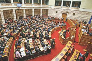«Διαβολομήνας» στη Βουλή μέχρι τις γιορτές