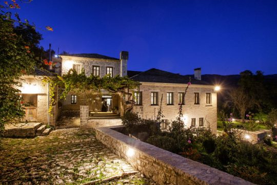 Μια αλλιώτικη, εκρηκτική φιγούρα στο Ζαγόρι