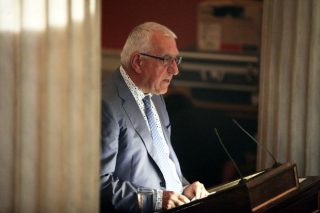 «Μόνος τρόπος για να σωθεί η Ευρώπη, η αναθεώρηση της Συνθήκης του Μάαστριχτ»
