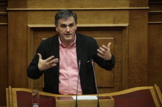 Στήνει οδοφράγματα στο ΔΝΤ
