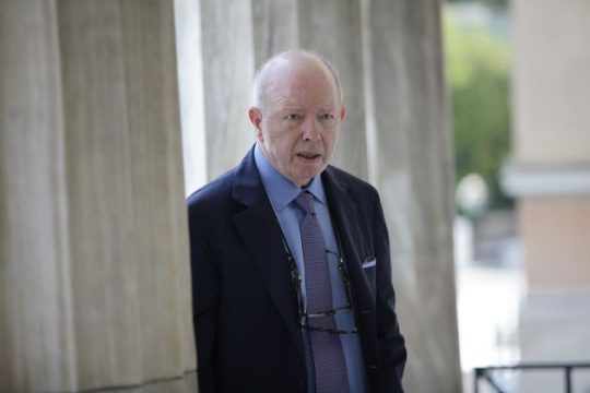 Το μετέωρο βήμα του συγκροτήματος