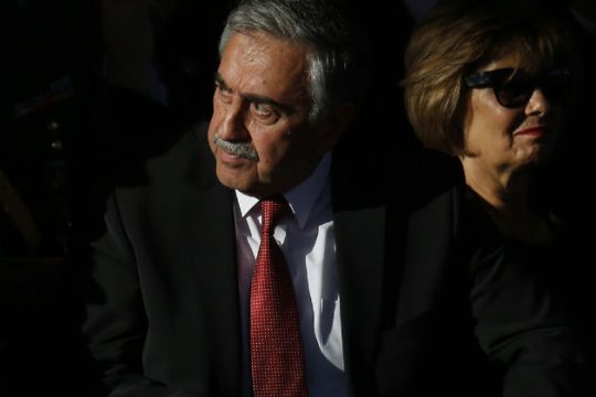 Η «ομόσπονδη Κύπρος» θα υπογράψει τη συμφωνία λέει ο Ακιντζί