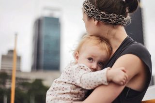 Μια «αγκαλιά» μπορεί να αντικαταστήσει ένα απρόσωπο ίδρυμα