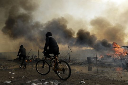 Ασυνόδευτοι ανήλικοι προσφεύγουν κατά της υπουργού