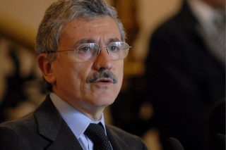 «Η Γερμανία συσσωρεύει πλεόνασμα που δεν επενδύεται ξανά στην Ευρώπη»