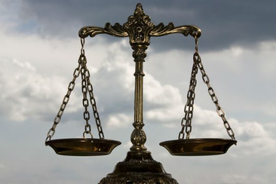 Δικαιοσύνη και δημοκρατία: ξεχασμένα νοήματα