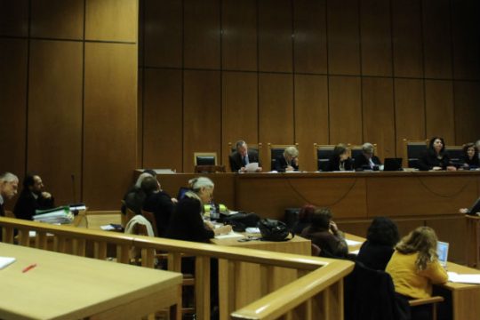 «Μου έσπασαν το χέρι» είπε μάρτυρας στη δίκη της Χ.Α.