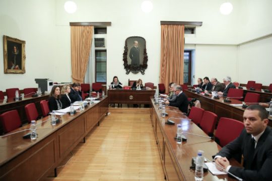 «Είμαστε εκτεθειμένοι στις παρακολουθήσεις»