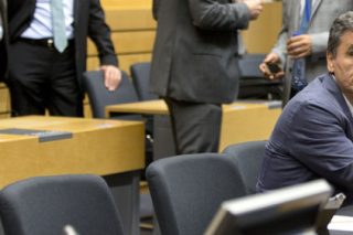 Τελευταίες εκκρεμότητεςκαι στο βάθος… χρέος
