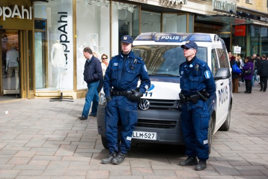 Δολοφόνησαν πολιτικό και δημοσιογράφους στη Φινλανδία