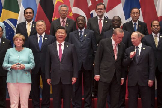 Στο τιμόνι των G20 η Γερμανία σε «εποχή αβεβαιότητας»