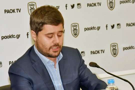 Αλλαγή στάσης από τον «δικέφαλο»