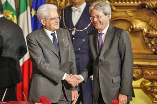 Με υλικά Ρέντσι η νέα κυβέρνηση