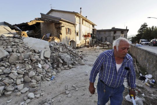 Οι φυσικές καταστροφές πλήττουν τους φτωχούς