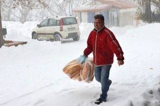 Λευκή Πρωτοχρονιά με τσουχτερό κρύο