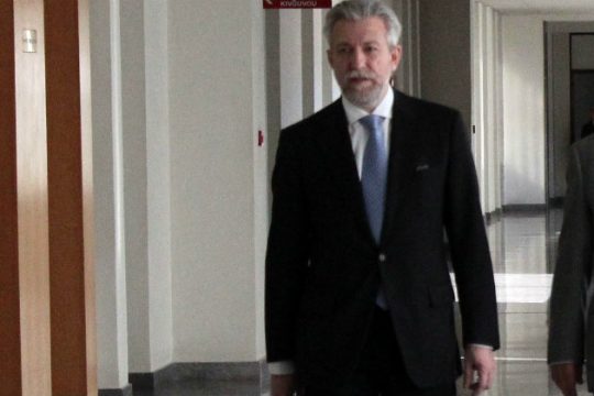Ο «Ρουβίκωνας» έξω από το σπίτι του Κοντονή