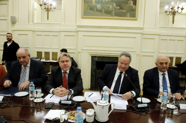 Λειτουργική λύση και στήριξη της κυπριακής κυβέρνησης