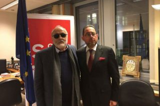 Πιτέλα-Κουρουμπλής στις Βρυξέλλες με οικονομία και προσφυγικό