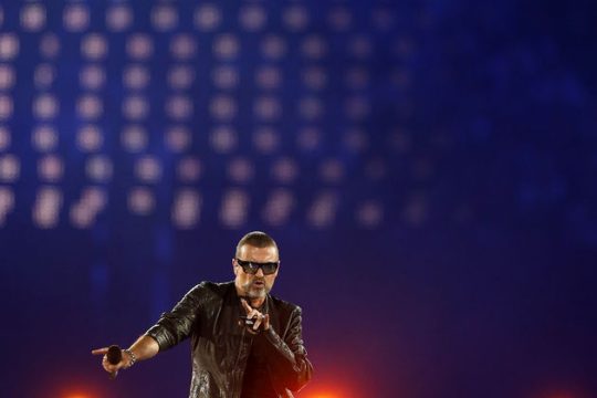 Αστέρι της ποπ και γκέι ακτιβιστής
