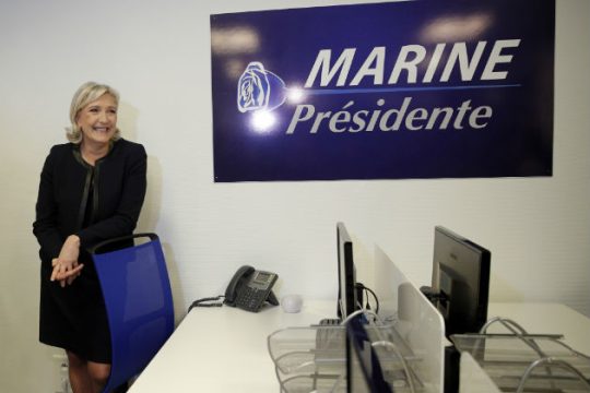 Σχέδιο Λεπέν για μαζική έξοδο χωρών από την ευρωζώνη