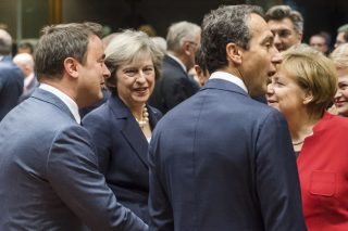 Η Κομισιόν στα παλιά τους τα παπούτσια!