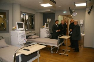 Εγκαινιάστηκε το Νεφρολογικό Κέντρο στον Πειραιά