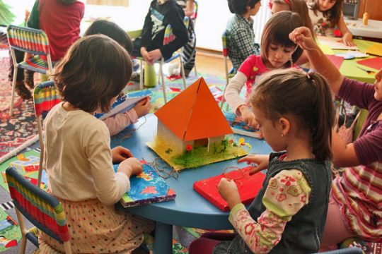 Απορρύθμιση μέσω αποκέντρωσης