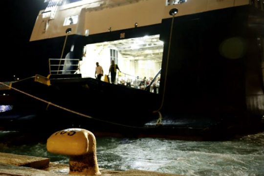 Πρόσκρουση του «Νήσος Μύκονος» στο λιμάνι της Χίου