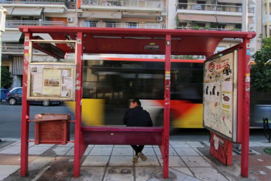 Απειλούν με απεργίες μέσα στις γιορτές οι εργαζόμενοι στον ΟΑΣΘ