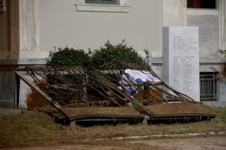 Η «γενιά του Πολυτεχνείου» και η εθιμική μίρλα