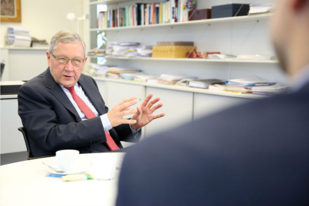 ESM: Οι παροχές Τσίπρα δεν επηρεάζουν τους στόχους