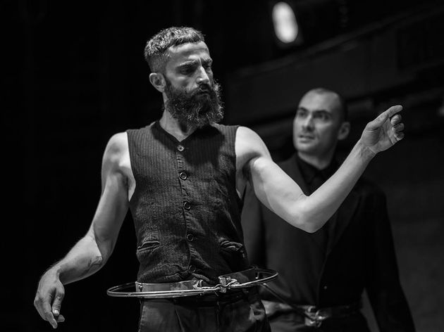 Ο Σερβετάλης σαν ροκ σταρ της εναλλακτικής σκηνής
