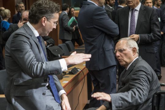 Τα βραχυπρόθεσμα πάγωσαν με διαταγή Σόιμπλε