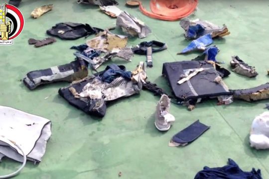 Ιχνη εκρηκτικών σε σορούς της EgyptAir