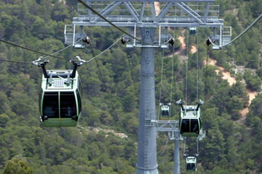 Διάσωση 130 εγκλωβισμένων σε τελεφερίκ
