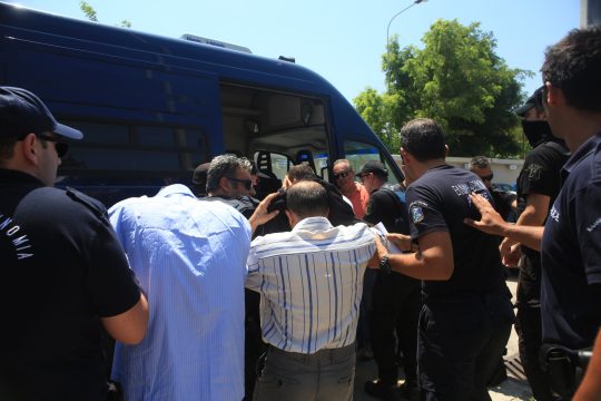 Απόφαση για έκδοση στην Τουρκία 3 από τους 8 αξιωματικούς