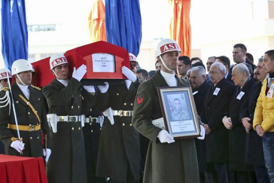 Νέο αίμα στον… μύλο των ακραίων