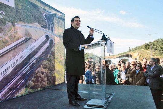 Μπαράζ εγκαινίων στην άσφαλτο